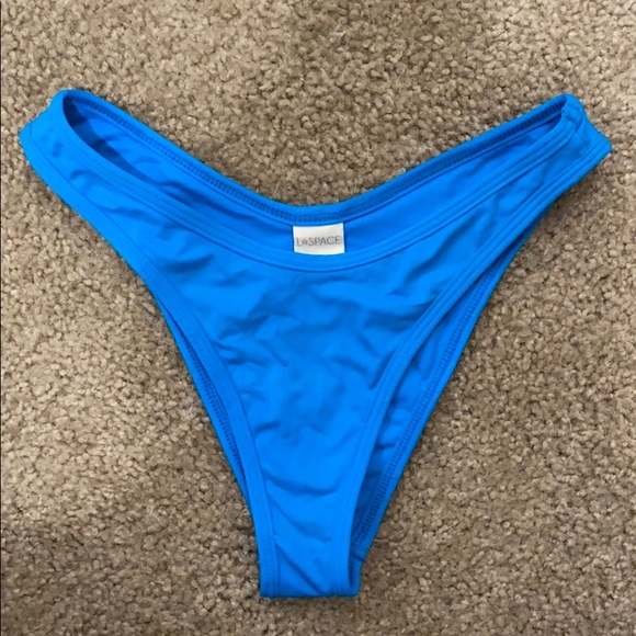 L space Bathing suit - Picture 2 of 4